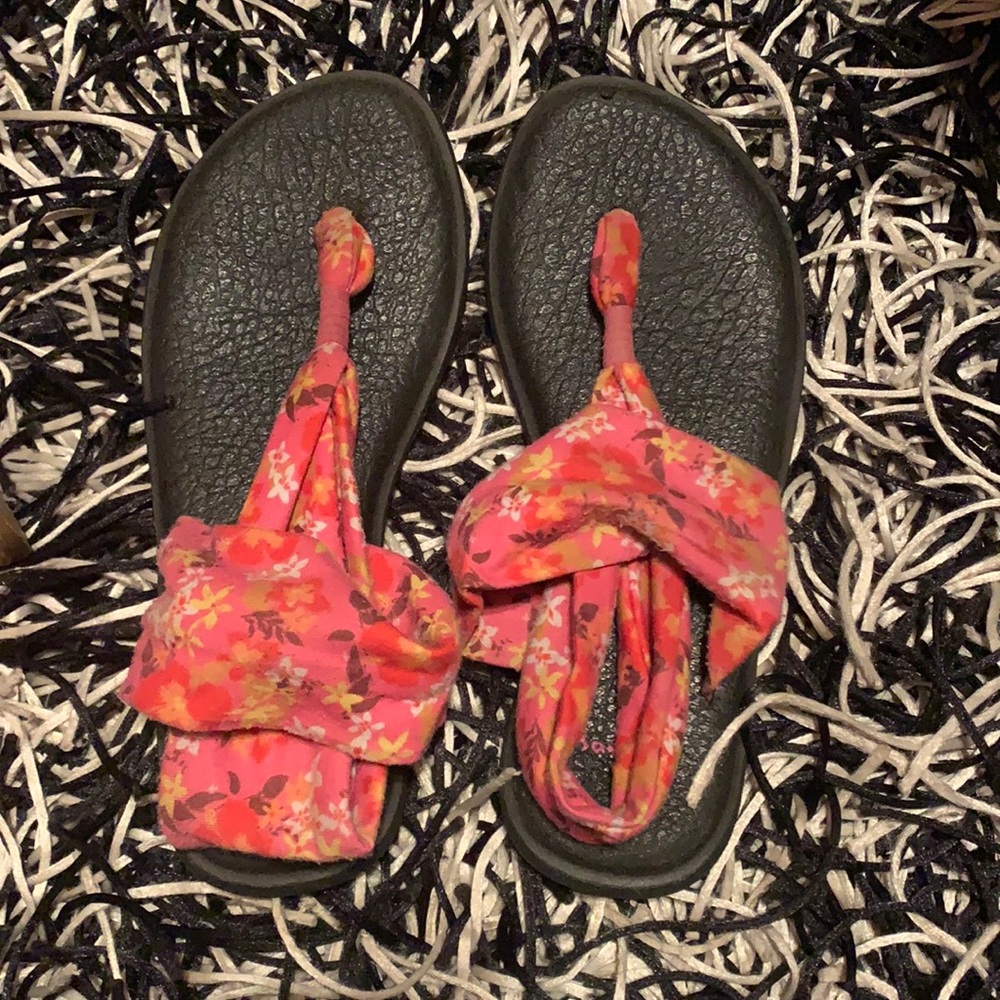 Sonuk sandals!